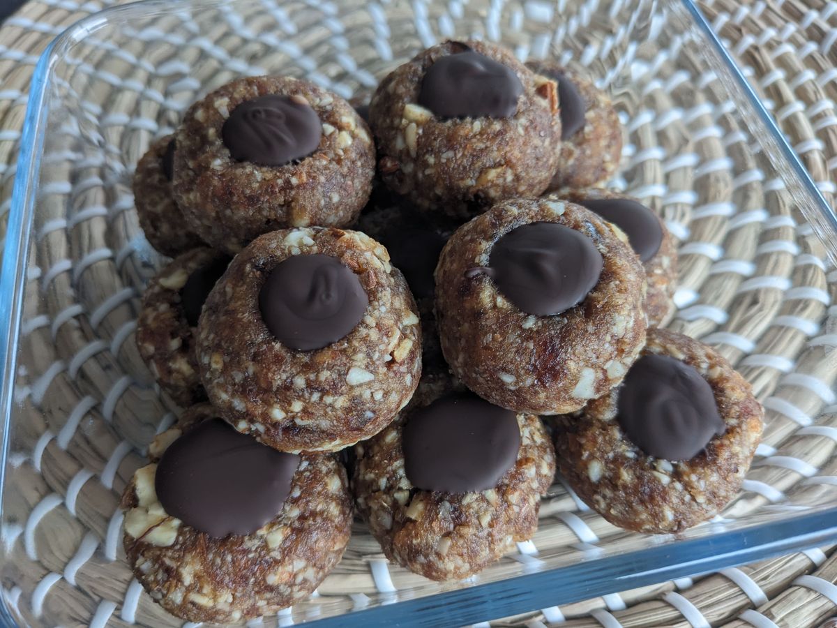 Boules dattes et noisettes