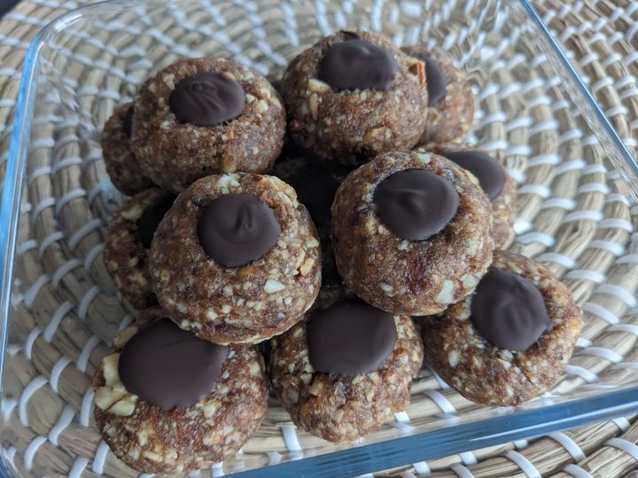 Boules dattes et noisettes